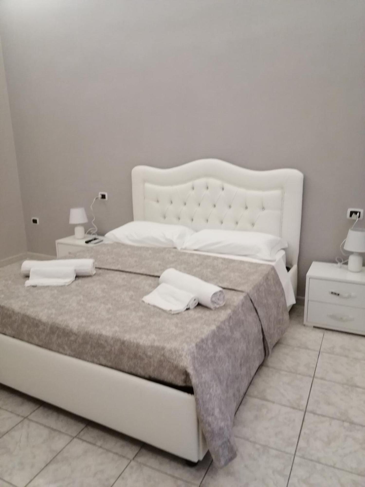 Guest House Francesco Naples Extérieur photo